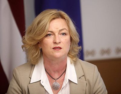 «Почему прикрываете преступников?» Публика критикует ролик депутата Индриксоне о миграции (ВИДЕО)