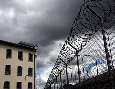 Душил подушкой и бил. Семь лет тюрьмы за попытку изнасилования и убийства