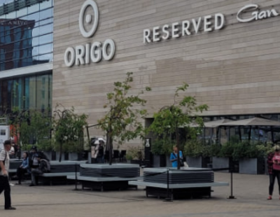 «Мелочь. а приятно»: на надпись «Москва» на Привокзальной площади поставили вазон с цветами (ФОТО)