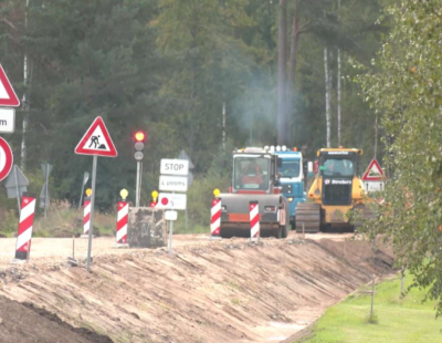 Būvdarbi turpinās 52 valsts ceļu posmos