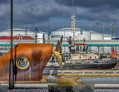 Увольнять некого: в крупных портах и аэропорту Рига граждане России и Белоруссии не работают