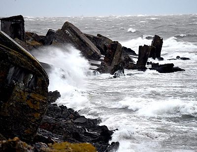 Brīdina par stipru vēju piekrastē