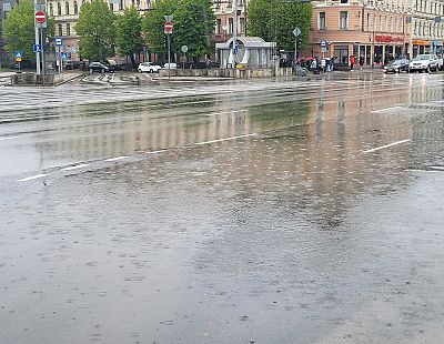 Дожди идут третий день: Рига уже «поплыла»? (ФОТО)