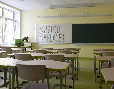 За 15 лет учебных заведений в Латвии стало значительно меньше; сколько школ у нас ещё осталось?