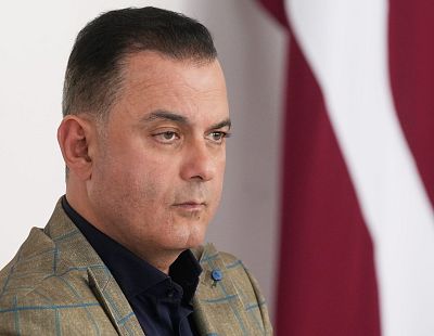 «Когда хлопала дверь, я слышал взрыв»: Абу Мери делится опытом жизни в условиях войны