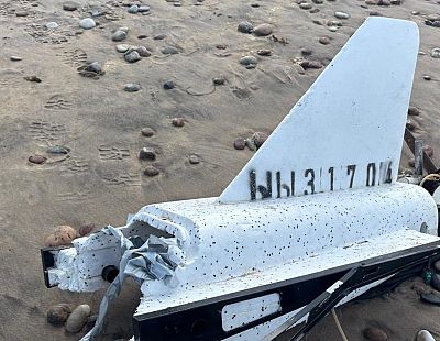 Под Вентспилсом найден дрон: полиция и саперы оцепили пляж (Дополнено 18:26)