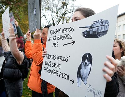 Нательные камеры полиции были выключены: подробности дела об убийстве трёх собак под Бауской