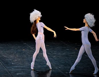 Опасно для всех, зато весело и красиво: в ЛНО «сверхскоростная» балетная премьера