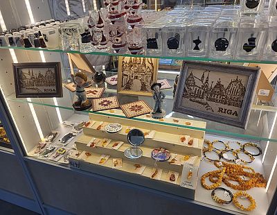 Центральный рынок: от матрешек очищен, а огурцы теперь стоят как свинина? (ФОТО)