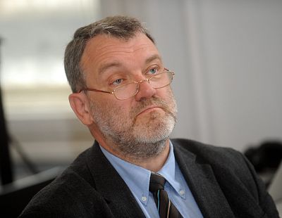 Politologs: Kulberga aktīvā komunikācija skaidro AS reitinga kāpumu