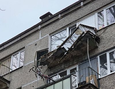 Жителям Пурвциемса запрещено выходить на балконы: всё может рухнуть