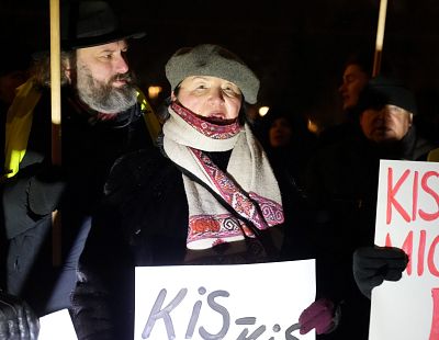 Пытки тоже оправдаем? Ланга заявила: права есть только у граждан Латвии