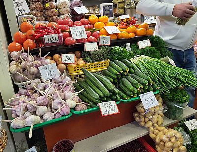 Высокая аренда и мороз прогнали торговцев с рынка? Огурцы нынче дороже говядины (ФОТО)