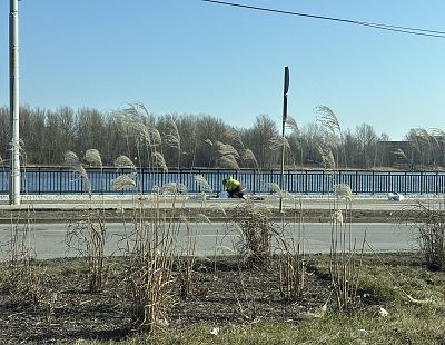 «Я не хочу никого обижать, но…» Видео с набережной Мукусалас в Риге возмутило зрителей (18+)