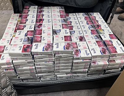 Zemgalē atrod lielu daudzumu nelegālo cigarešu, ražošanas iekārtas un transportu pārvadāšanai