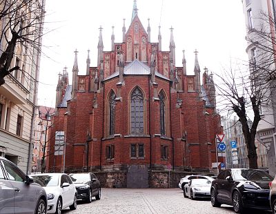 «Вы же губите бизнес, остановитесь!» Нет, депутаты Рижской думы не остановятся — объясняем почему