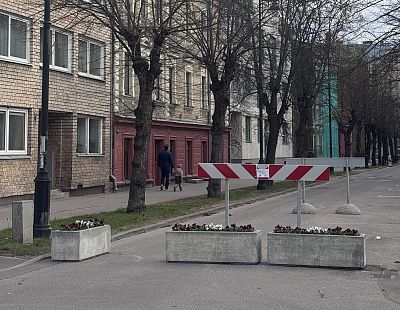 «Это путь назад в СССР!» В Гризинькалнсе перегородили улицу — Даце Линдберга возмущена