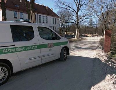 Во дворе рижской школы обнаружена бомба: дети и учителя эвакуированы