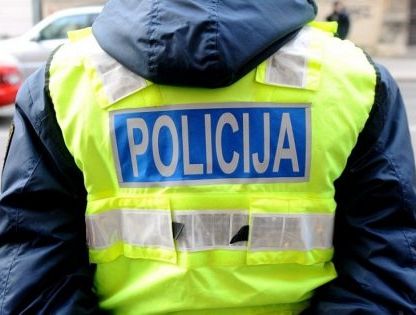 За мусор считают? Тут предлагают пойти поработать полицейским за 735 евро на руки — даже мы в шоке