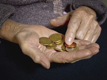 Власть использует незнание людей как источник дохода: как у старика долг в СГД появился