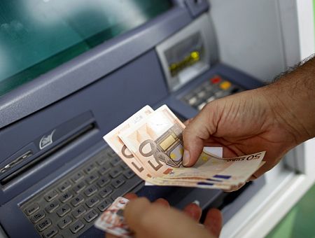 Наличными максимум 750 евро на счёт? Минфин вносит изменения Наличными максимум 750 евро на счёт? Минфин вносит изменения