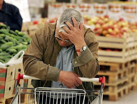 Непатриотично: почему на прилавках залёживаются латвийские фрукты?