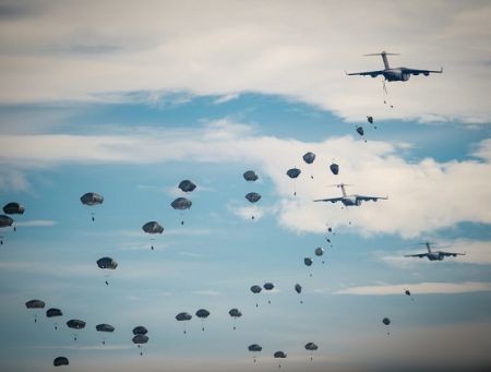 РФ перебросила в Белоруссию 360 тысяч солдат? Что говорит латвийская разведка