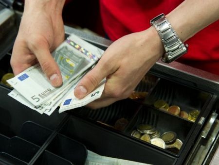 Почему продукты в Латвии дорожают быстрее, чем в остальном ЕС? (ЦИФРЫ)