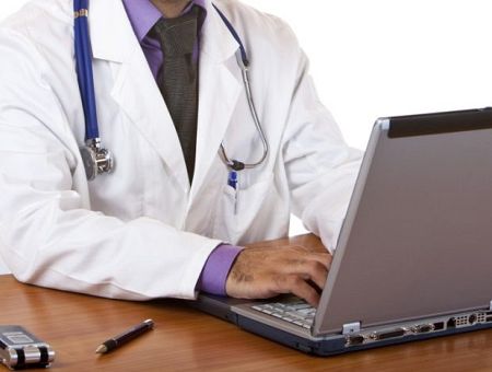 Врач сидит в кабинете, ни пациентов, ни очереди. Но попасть к нему на приём нельзя! Янис в шоке Врач сидит в кабинете, ни пациентов, ни очереди. Но попасть к нему на приём нельзя! Янис в шоке