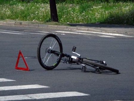 Rīgā pēc kritiena no velosipēda miris vīrietis