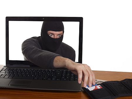 Оставить без квартиры и денег: телефонные мошенники в Латвии становятся все более бесстыдными