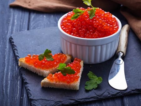 Латвийцы в шоке: в Рижском заливе задумали фермы по выращиванию форели Латвийцы в шоке: в Рижском заливе задумали фермы по выращиванию форели