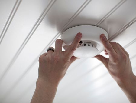 Штраф до 280 евро: пойдут проверки детекторов дыма?