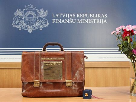 Прием бюджета напоминал escape room, где кто-то обложил ключ налогом: юрист иронично о вчерашних дебатах