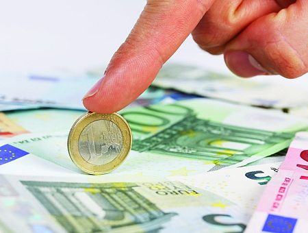 Владельцы квартир, домов, гаражей: налог на недвижимость — кому платить и сколько?