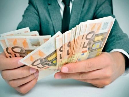 Имеют ли право кредиторы сына на квартиру его родителей, если сын там задекларирован 