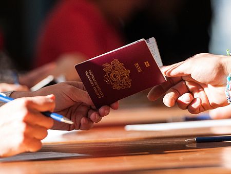 Кто это? Людей с двойным гражданством Латвии и РФ стало в 4 раза больше