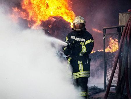 «Со времён службы в армии такого не видел»: дом Сергея сгорел из-за соседей «Со времён службы в армии такого не видел»: дом Сергея сгорел из-за соседей