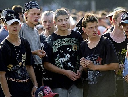 Зачем подростки режут руки? Таких случаев стало в десять раз больше