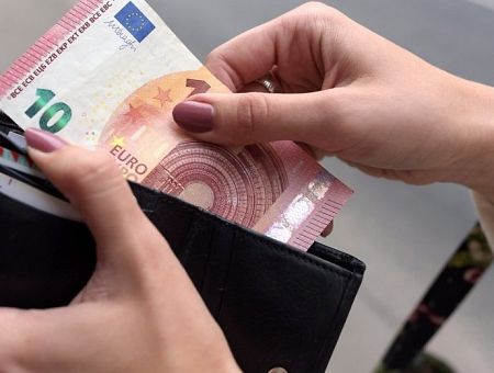 Работа в Евросоюзе: на какие соцпособия и пенсии рассчитывать латвийцам?