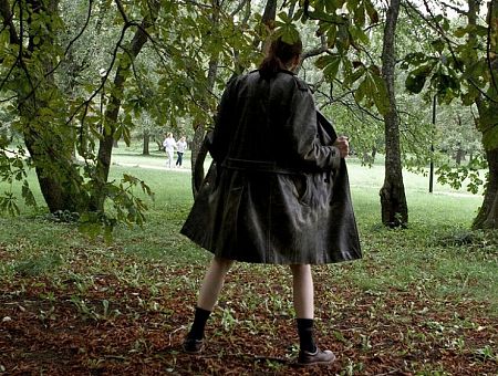 Снял трусы и всё показал: пожилой мужчина шокировал детей и взрослых