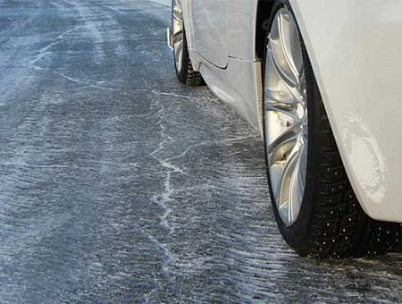 Вы уже «переобулись»? Езда зимой на летних шинах крайне опасна