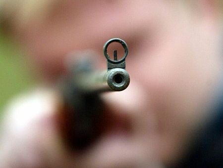Purvciemā par šaušanu uz putniem aiztur pensionāru