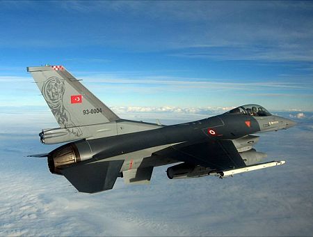 Турецкий F-16 сбил беспилотник над Чёрным морем: видимо, тот охотился за российским танкером Турецкий F-16 сбил беспилотник над Чёрным морем: видимо, тот охотился за российским танкером