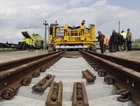Заложники Rail Baltica: семья не может продать дом и вынуждена тянуть кредит Заложники Rail Baltica: семья не может продать дом и вынуждена тянуть кредит