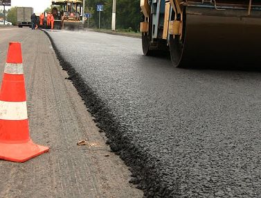 Сезон на грани срыва: дорожные строители просят доплат из-за войн