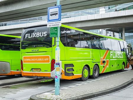 Lietuvā avarējis Varšavas-Tallinas maršruta autobuss, kurā bijuši arī Latvijas valstspiederīgie
