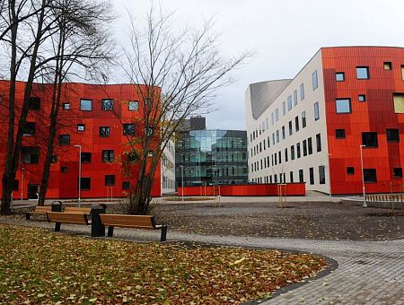 Deputāti skatīs opozīcijas pieprasījumus Abu Meri par Stradiņa slimnīcas A2 korpusa būvniecības izmaksām