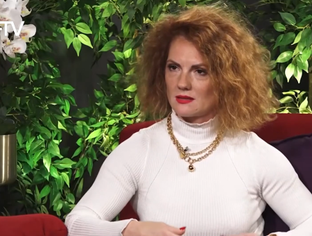 Будете смеяться, но мои соседи — взрослые люди: Бранте засветила домовой чат