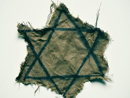 Классика в стиле Адольфа: латышская писательница сравнила высказывание Латковскиса с риторикой Юденфрай